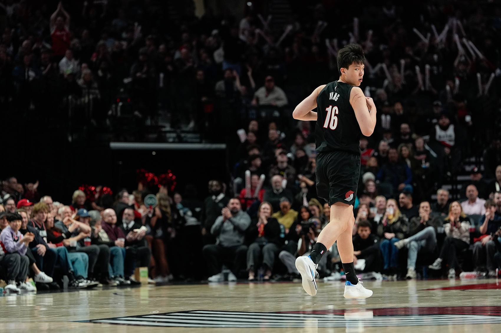 leyu.com-准备回去打混音季后赛吧…杨瀚森本场被DNP 赛季第20次被DNP